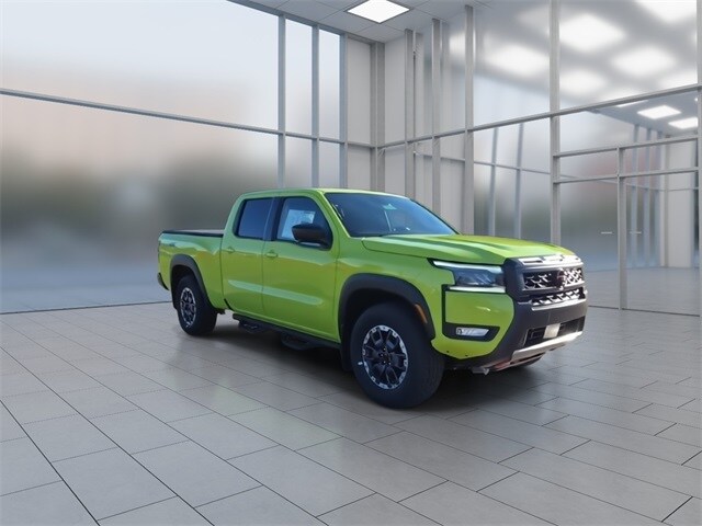 2026 Nissan Frontier PRO-4X photo 2