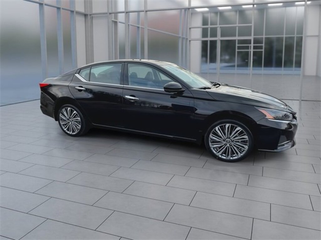 New 2025 Nissan Altima SL Sedan