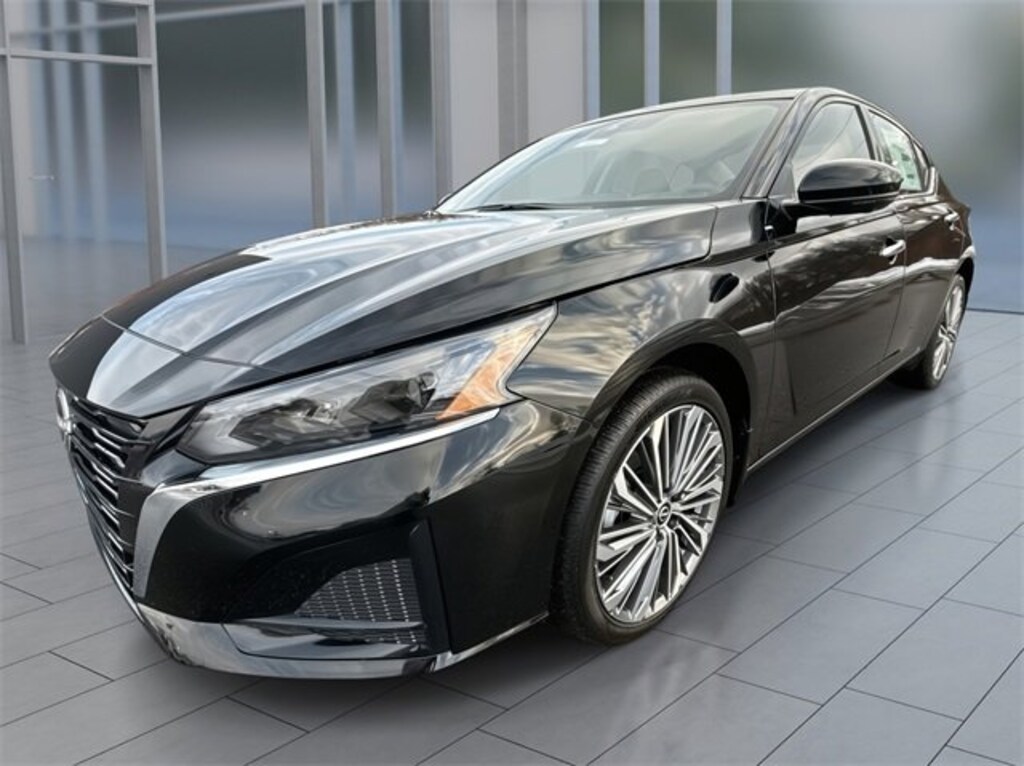 New 2025 Nissan Altima SL Sedan