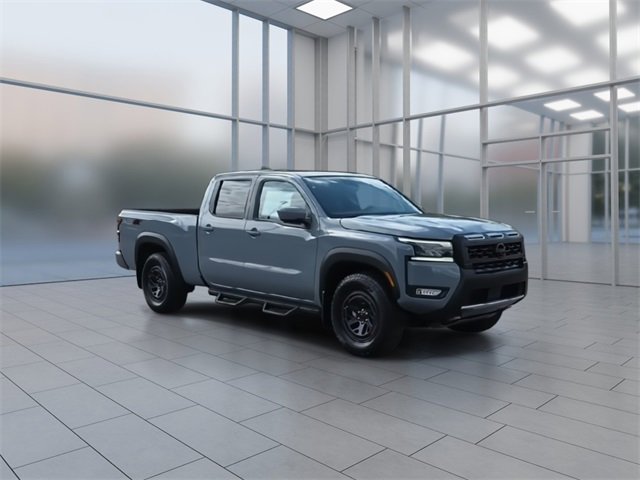 2026 Nissan Frontier PRO-4X photo 2