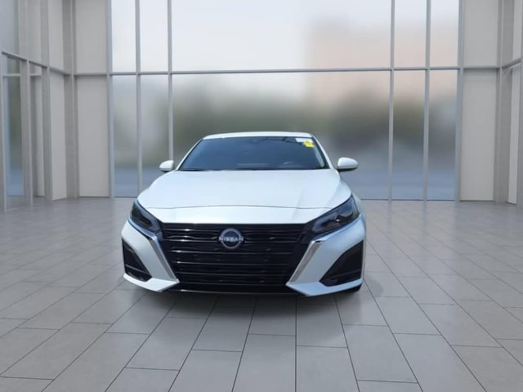 Certified 2025 Nissan Altima SL Sedan