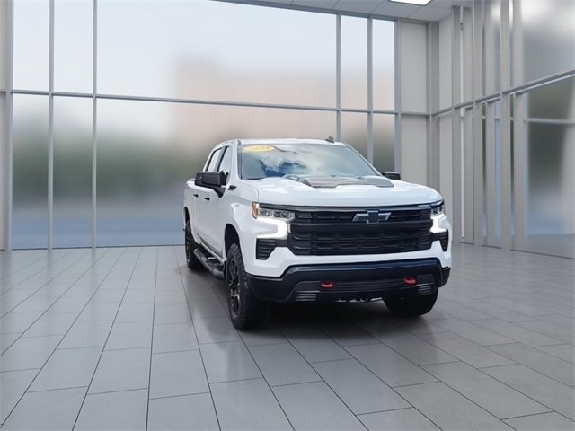 2023 Chevrolet Silverado 1500 LT Trail Boss photo 3