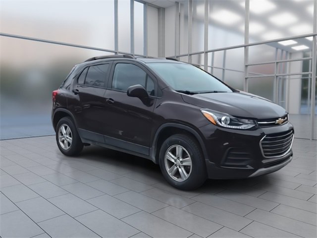 2021 Chevrolet Trax LT photo 2