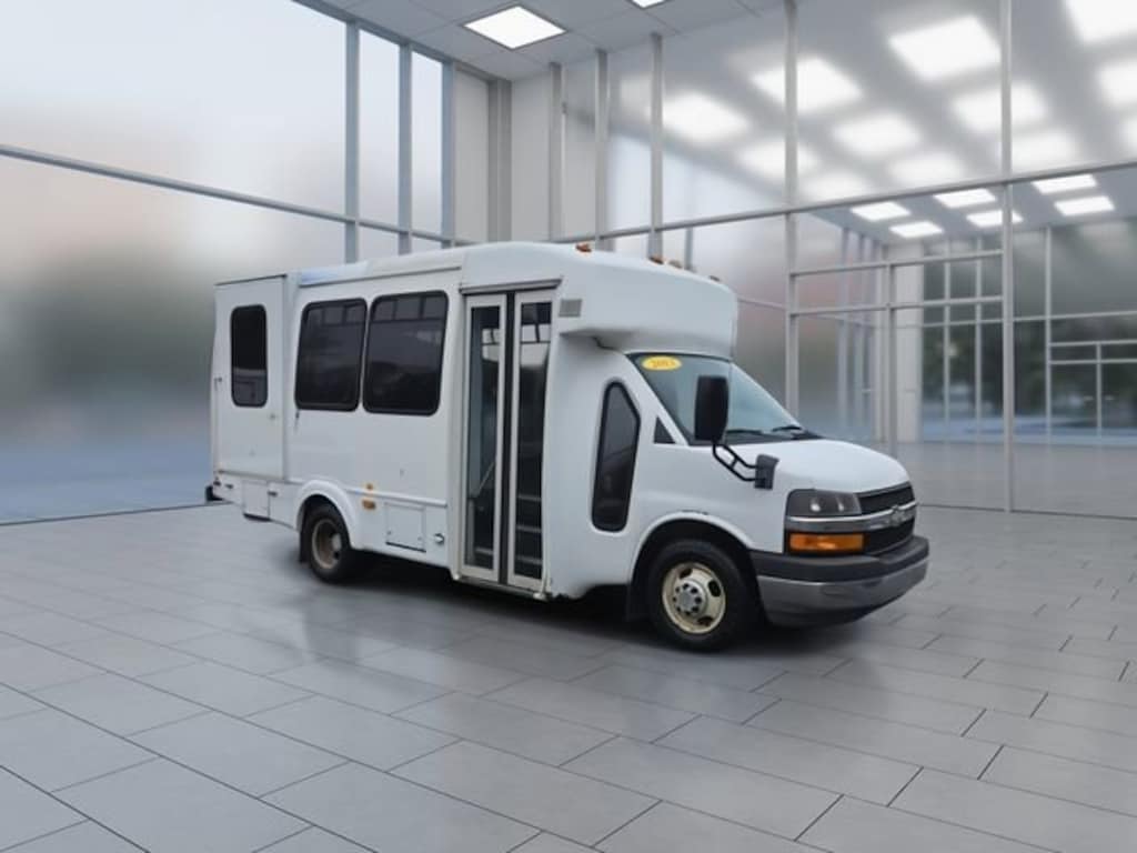 Used 2013 Chevrolet Express Cutaway Diesel Truck