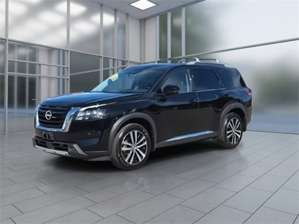 Used 2025 Nissan Pathfinder Platinum SUV