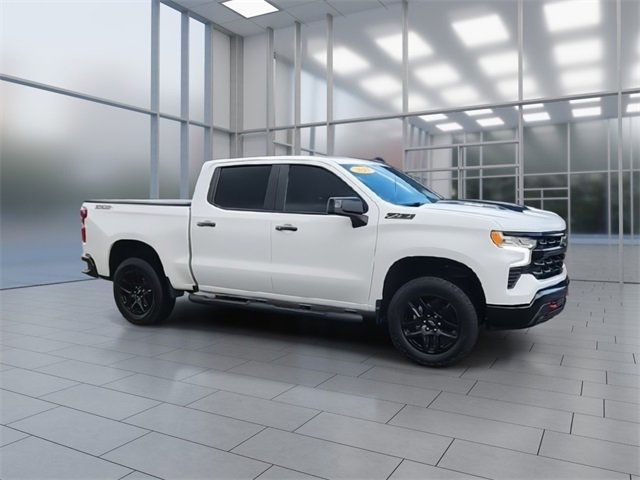 2023 Chevrolet Silverado 1500 LT Trail Boss photo 2