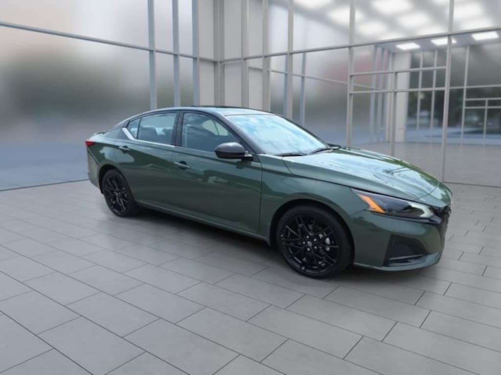 New 2026 Nissan Altima SR Sedan