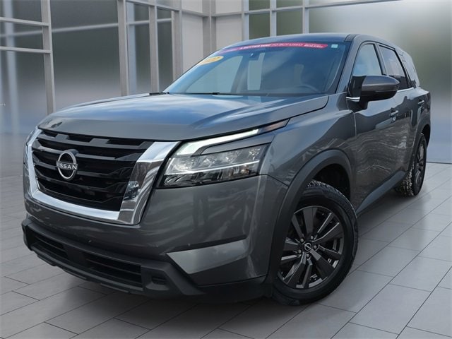 2022 Nissan Pathfinder S's photo