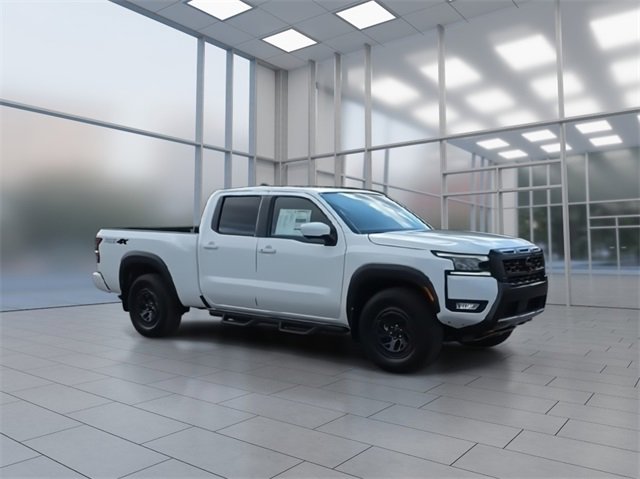 2026 Nissan Frontier PRO-4X photo 2
