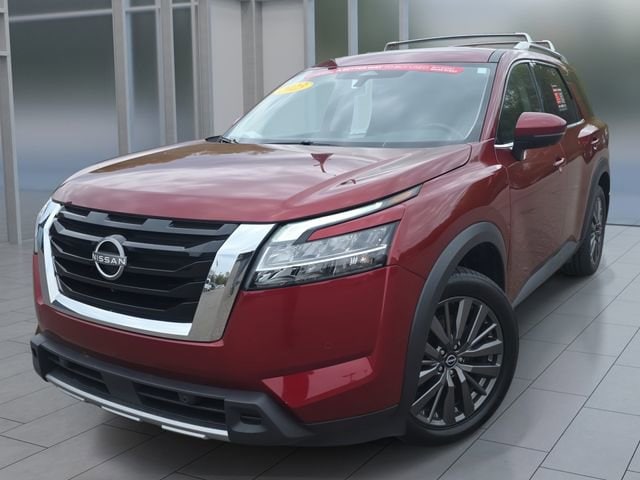 2023 Nissan Pathfinder SL 4WD's photo