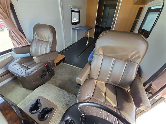 2008 Ford F-550 photo 3