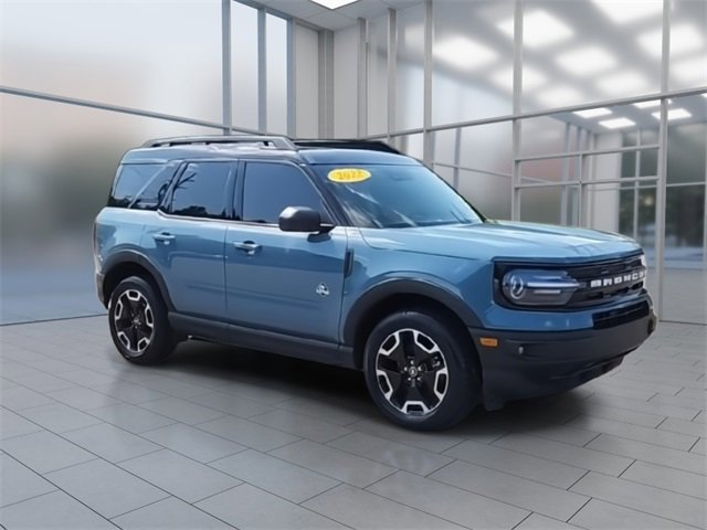 2022 Ford Bronco Sport Outer Banks photo 2