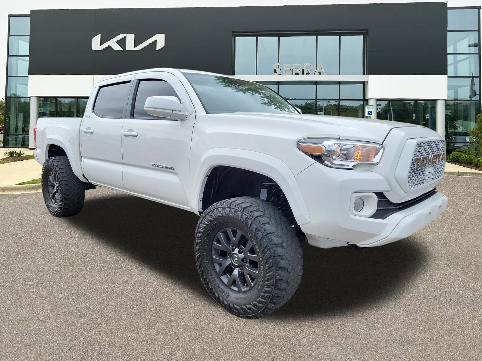 2021 Toyota Tacoma SR5's photo