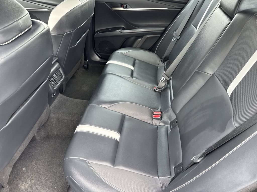 2025 Toyota Camry SE - Photo 14
