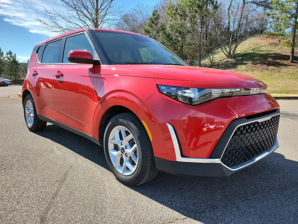 Used 2025 Kia Soul LX Hatchback