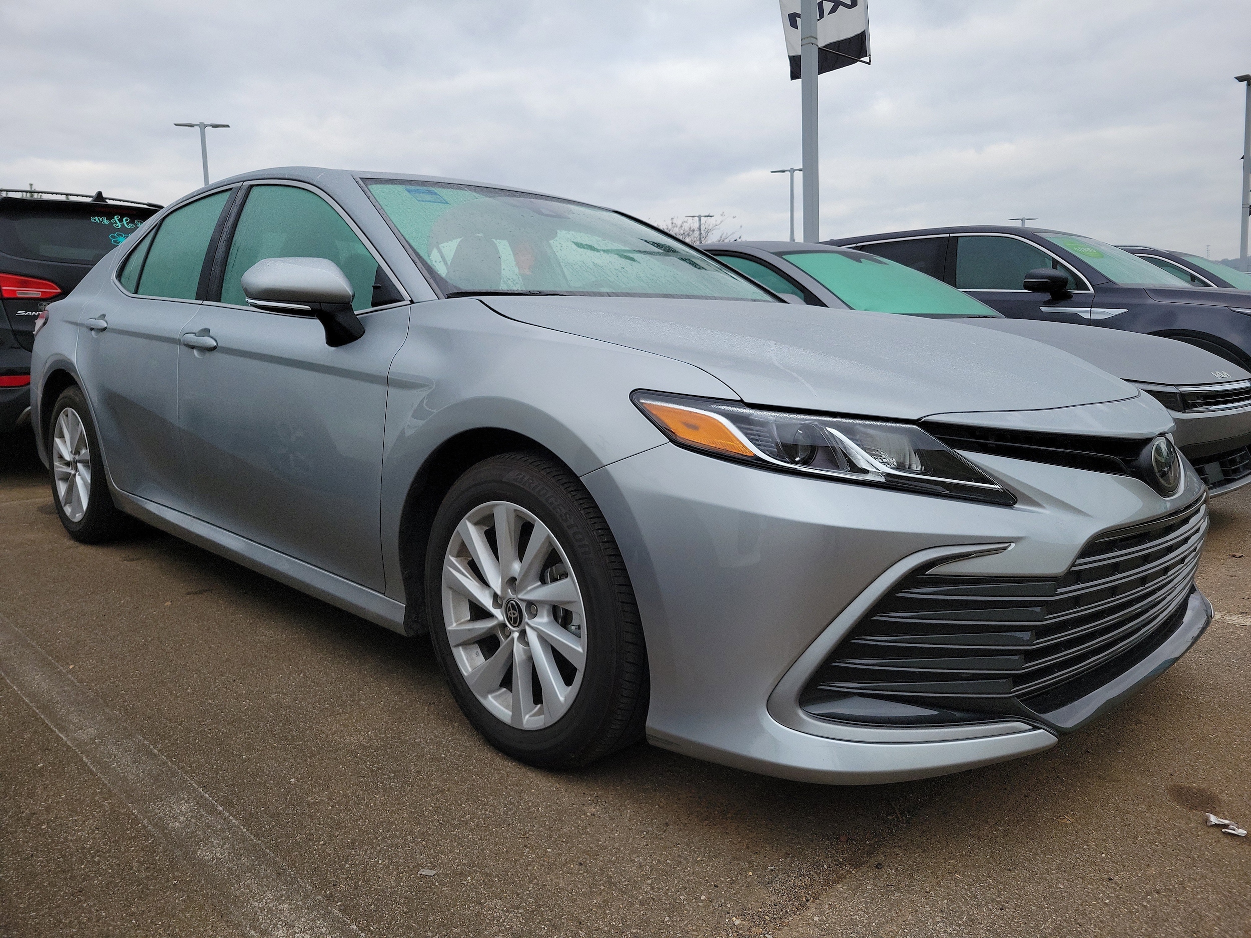 2024 Toyota Camry LE's photo