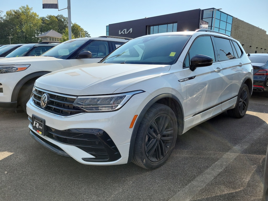 Used 2022 Volkswagen Tiguan 2.0T SE R-Line Black SUV