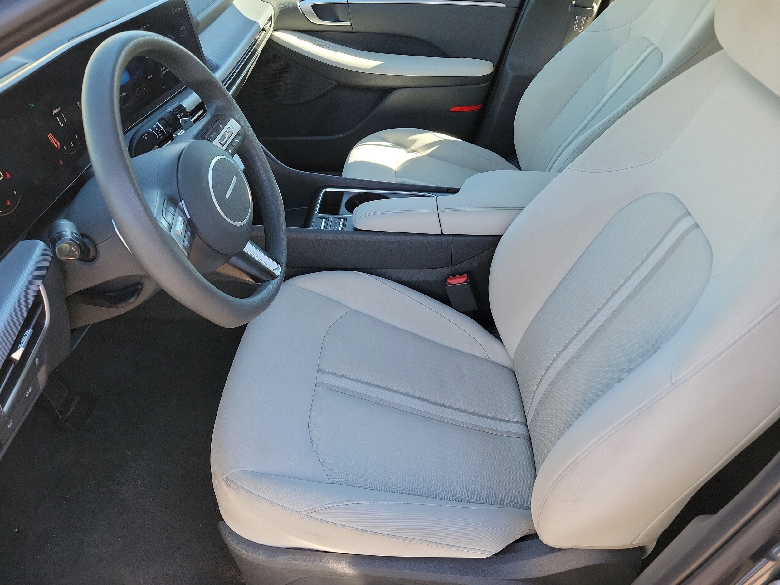 2024 Hyundai Sonata SEL photo 2