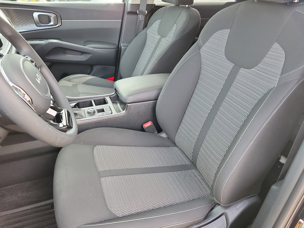 Used 2025 Kia Sorento LX SUV