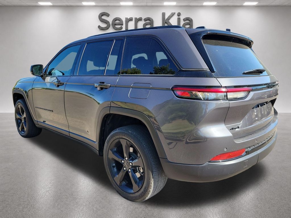 Used 2024 Jeep Grand Cherokee Laredo SUV