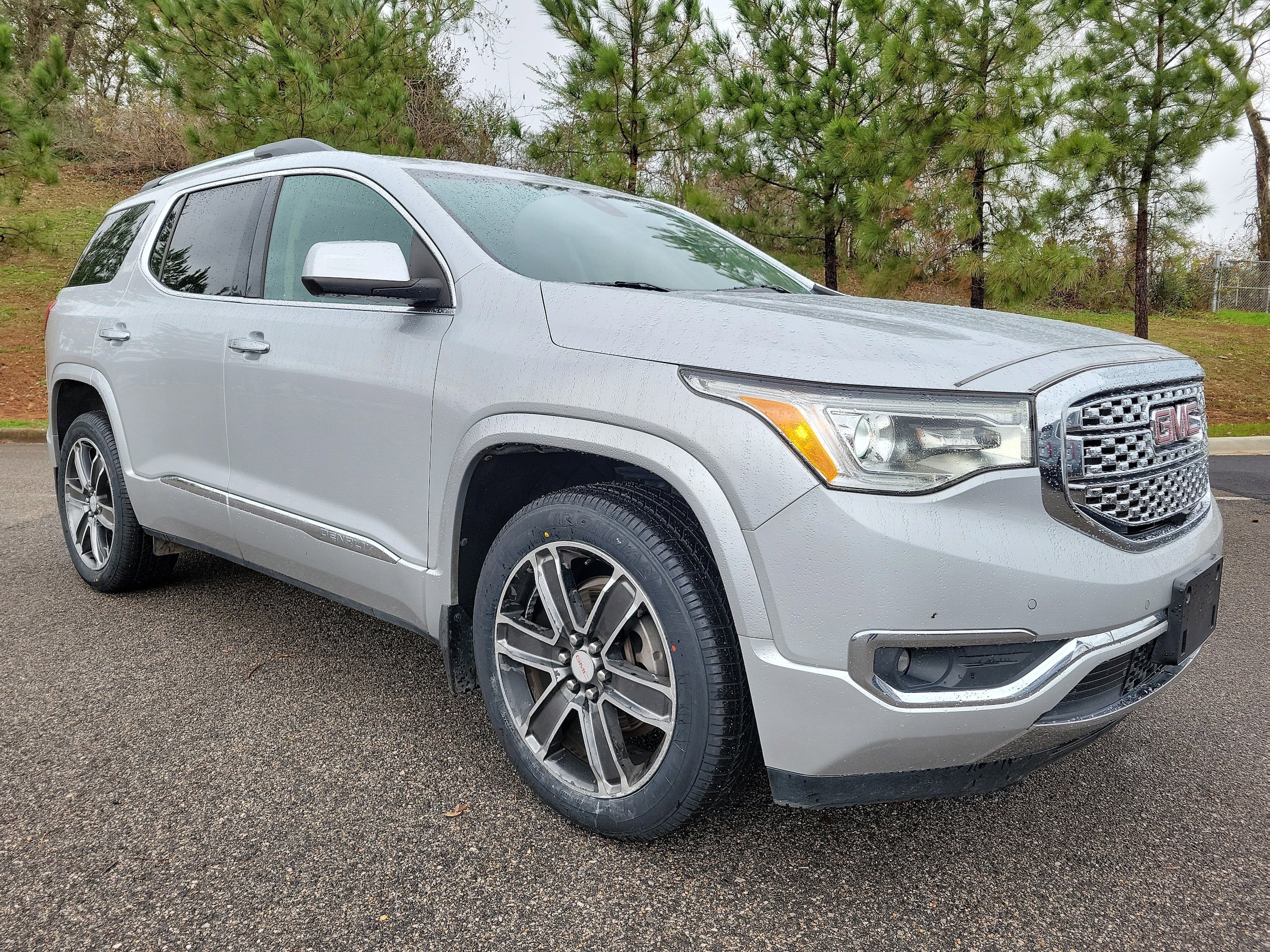 2018 GMC Acadia Denali's photo