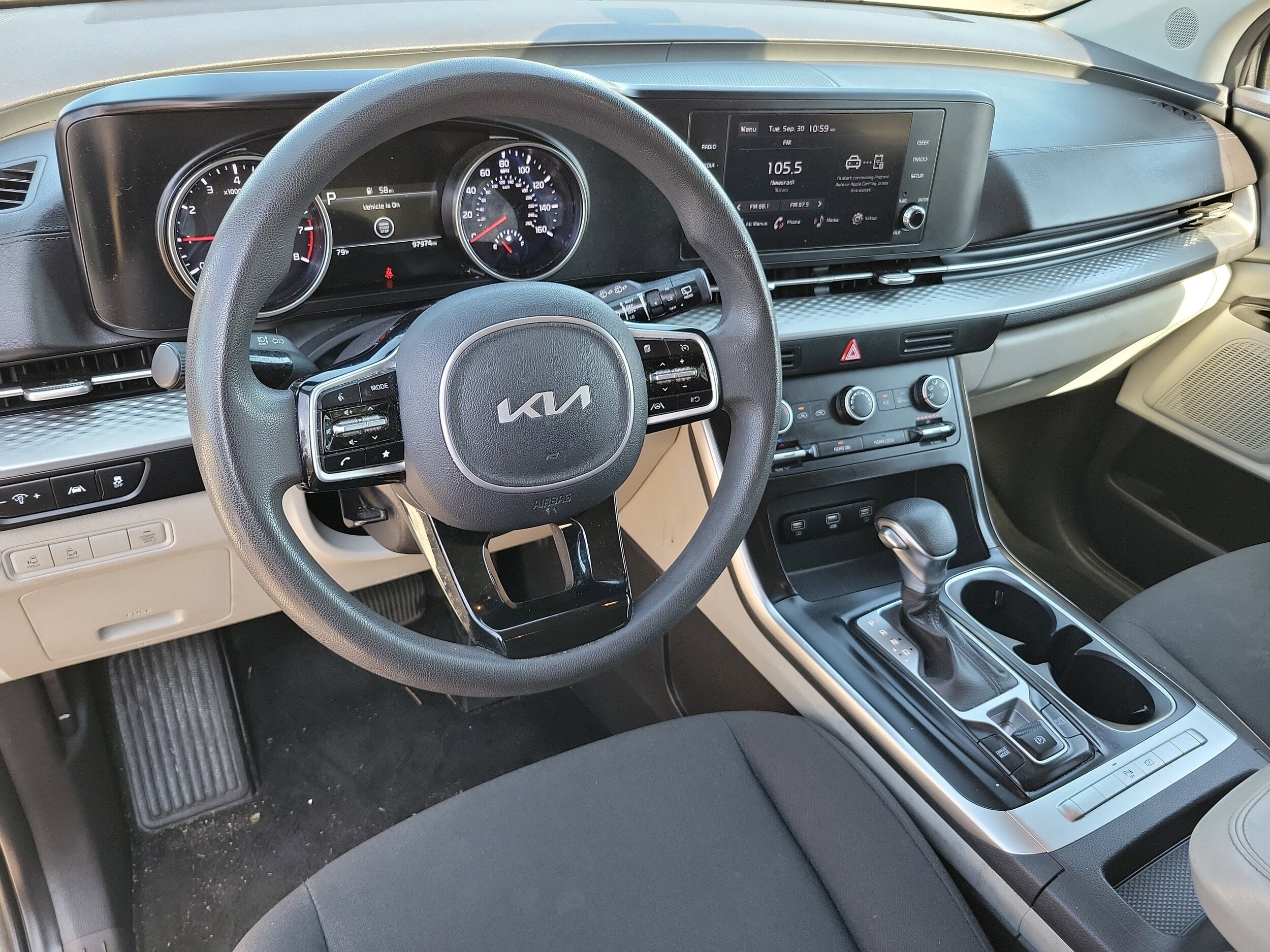 2023 Kia Carnival LX photo 2