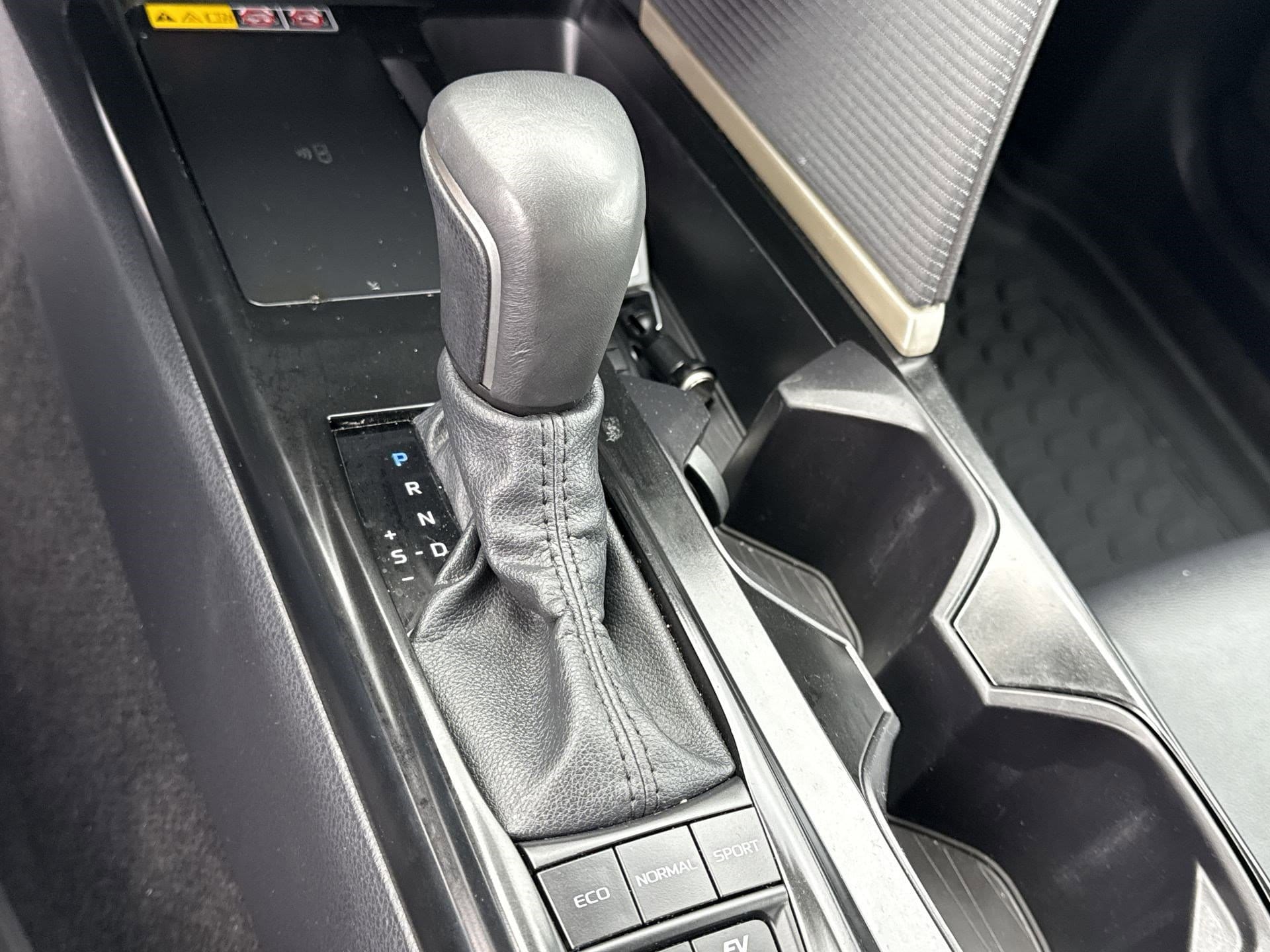 2025 Toyota Camry XSE - Photo 14