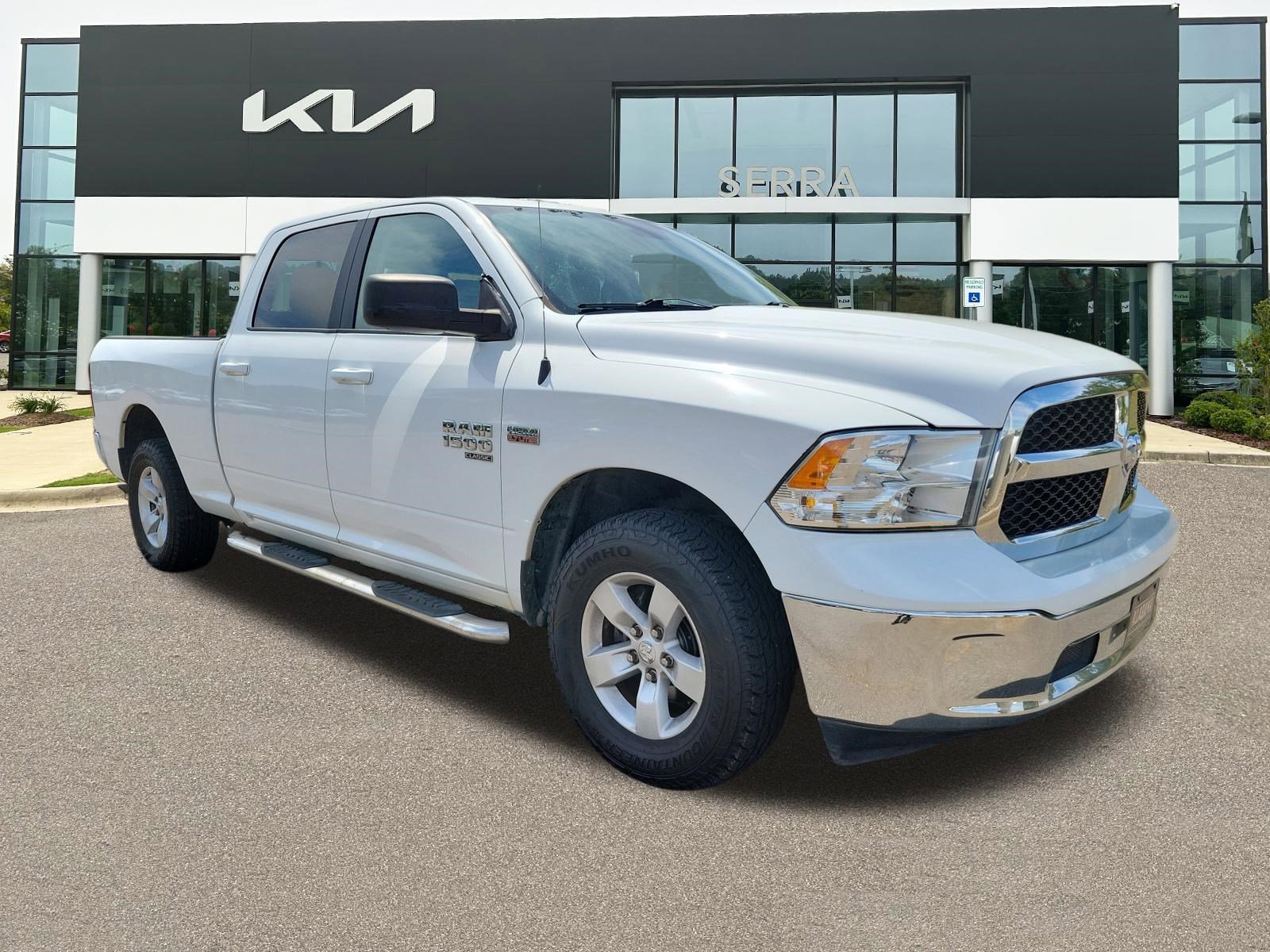 2019 RAM 1500 Classic SLT 4x4 Crew Cab 6'4's photo