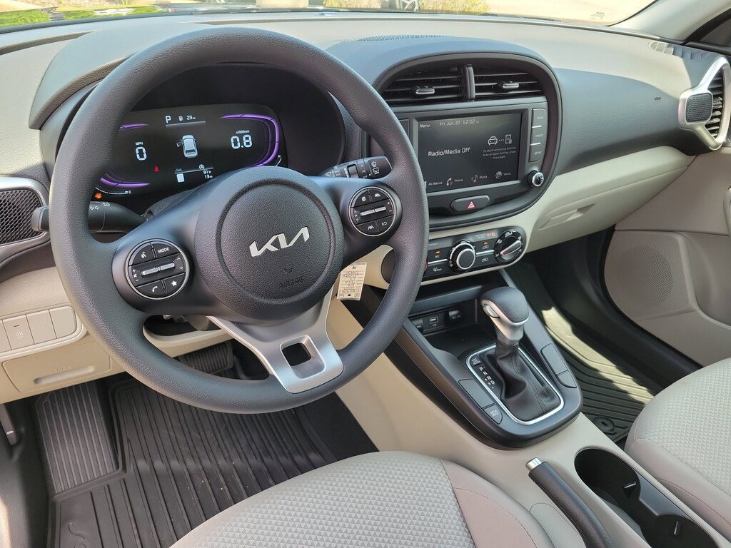 New 2025 Kia Soul LX Hatchback