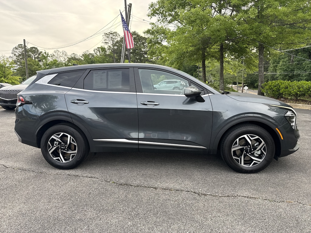 Used 2025 Kia Sportage LX SUV