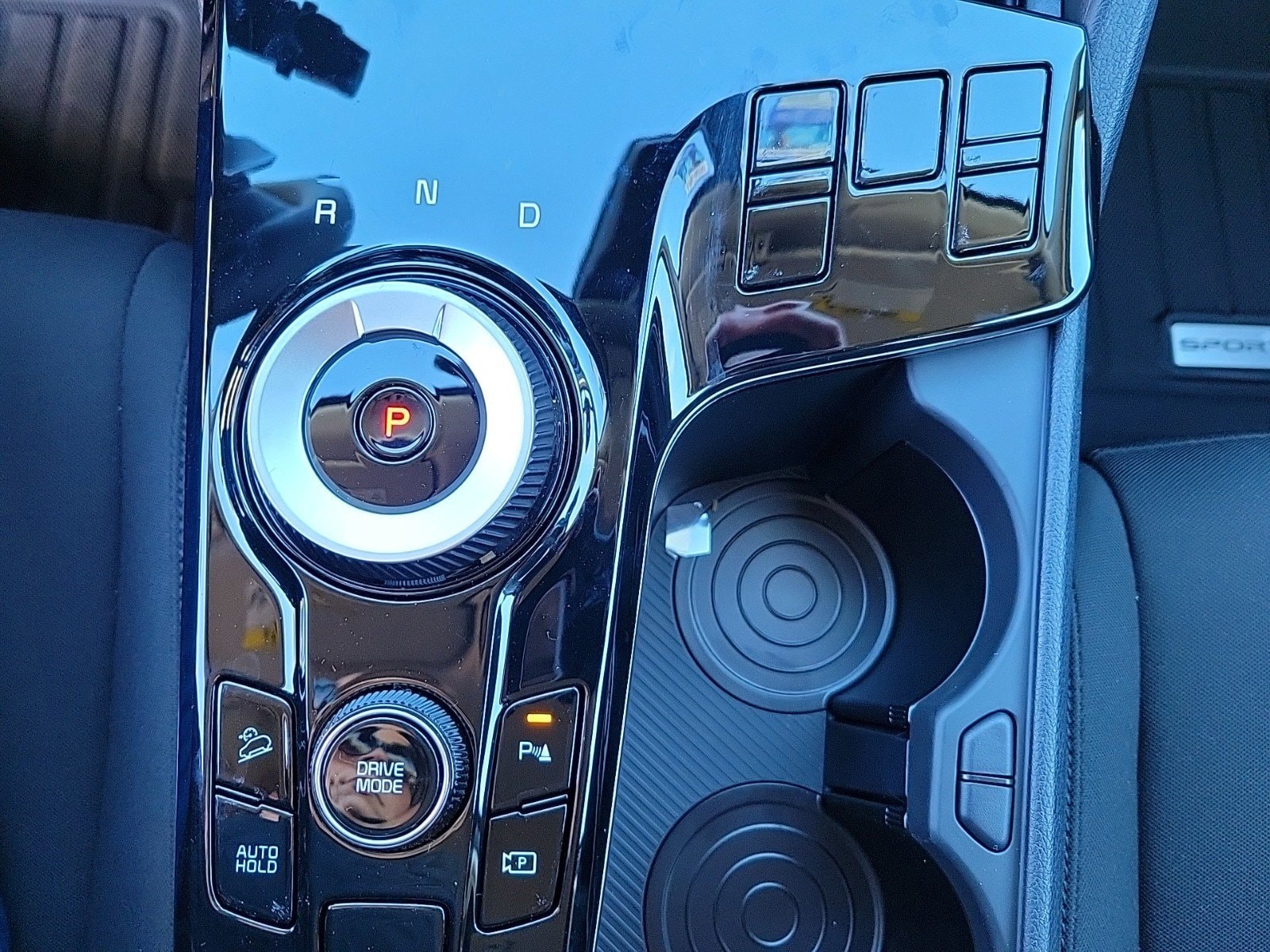 2025 Kia Sportage LX Hybrid - Photo 11