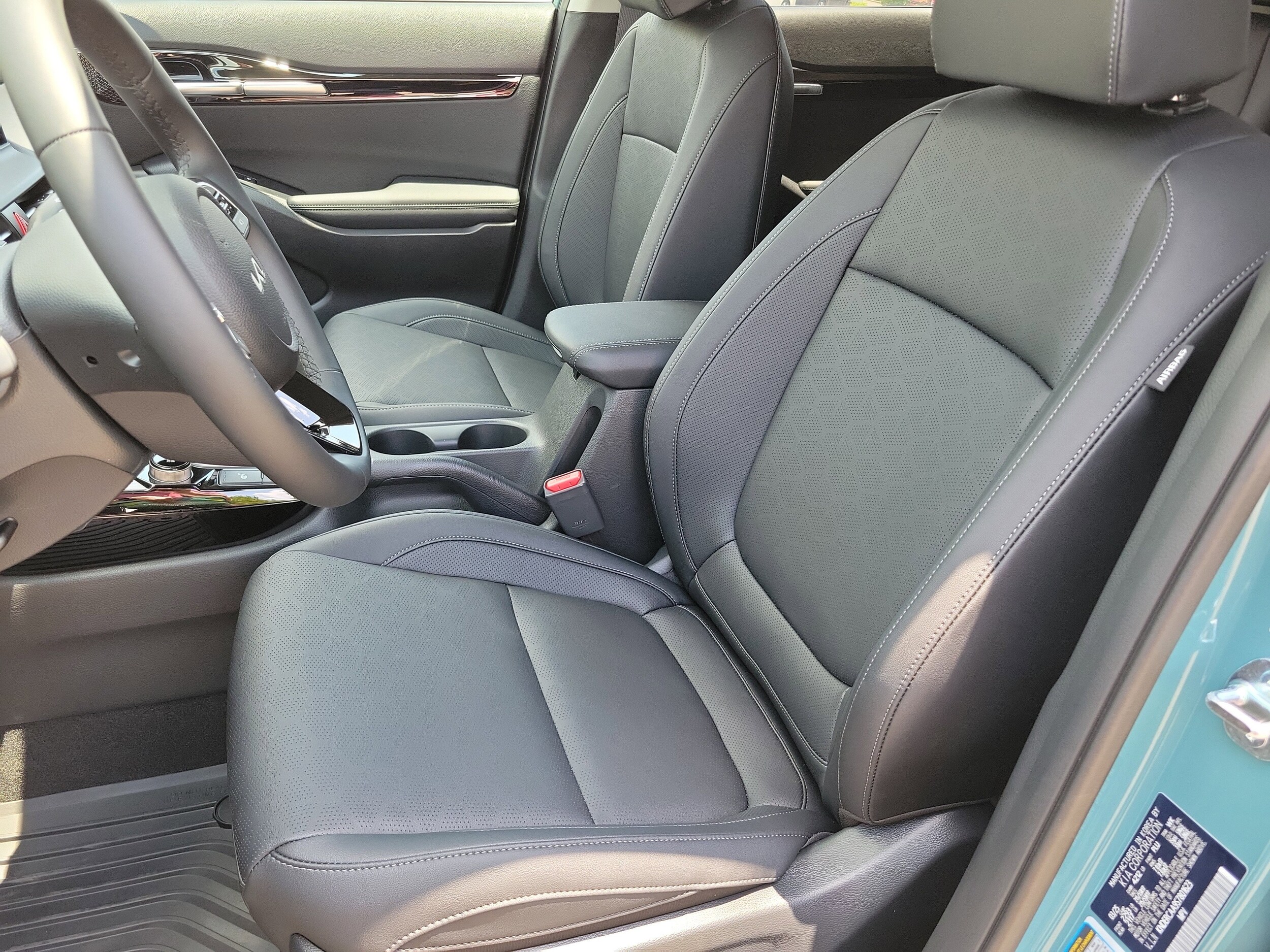 2025 Kia Seltos EX photo 2