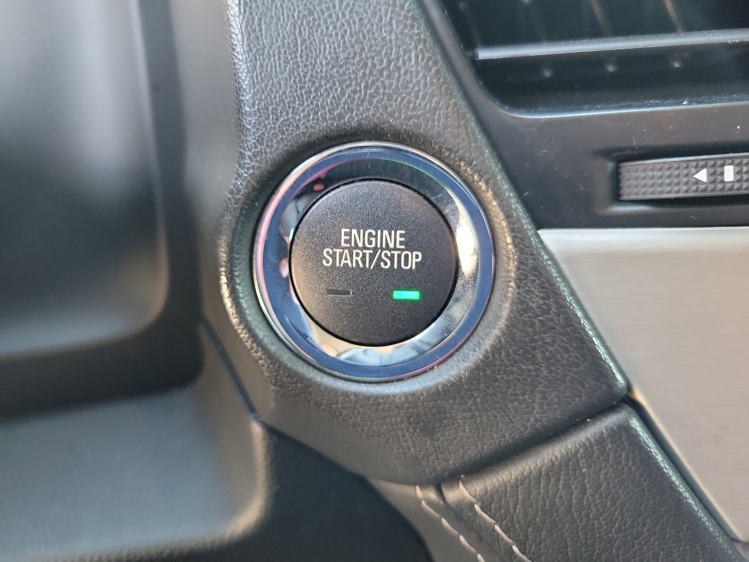 2020 GMC Yukon XL Denali - Photo 16