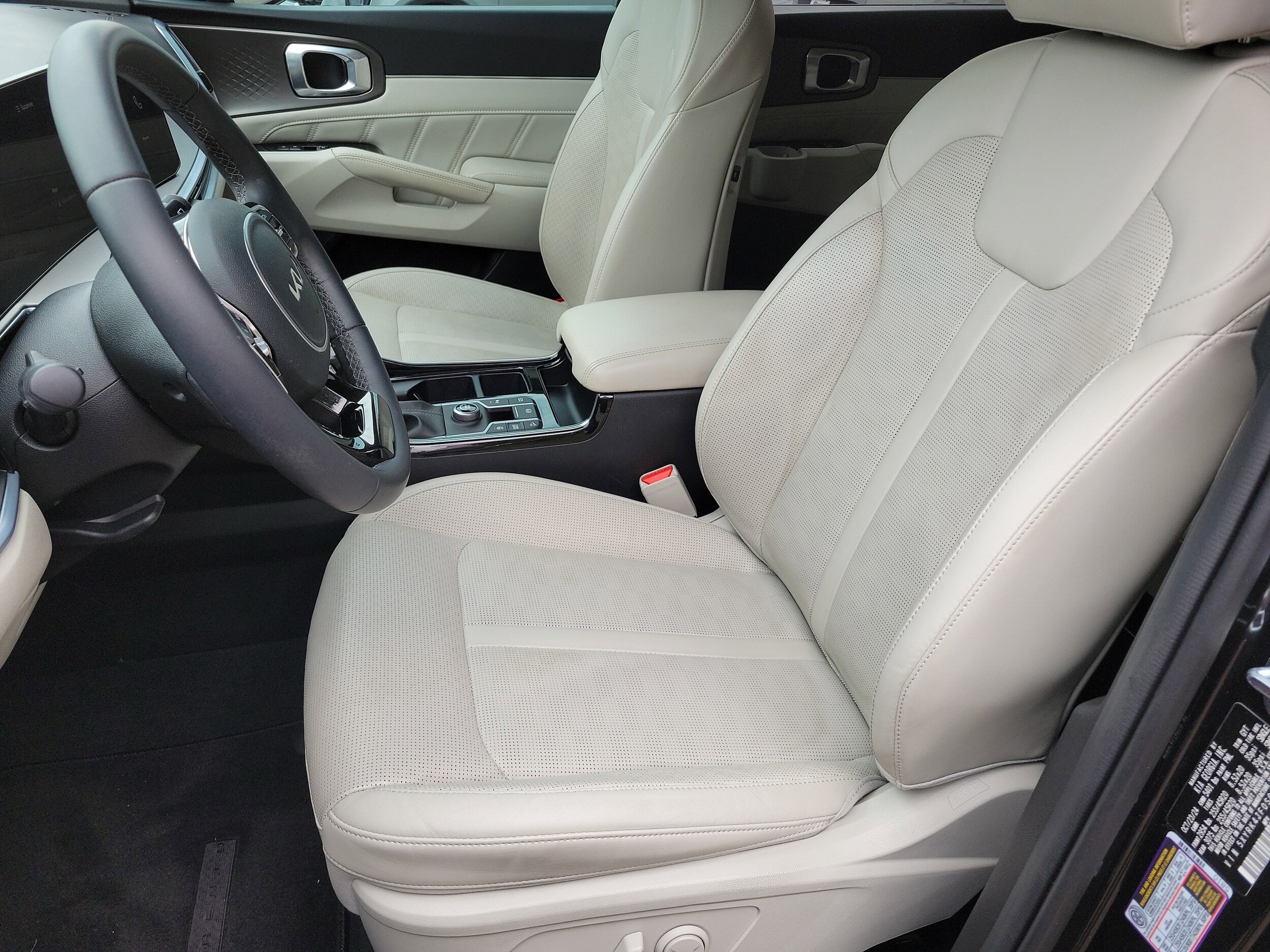 2025 Kia Sorento SX photo 2