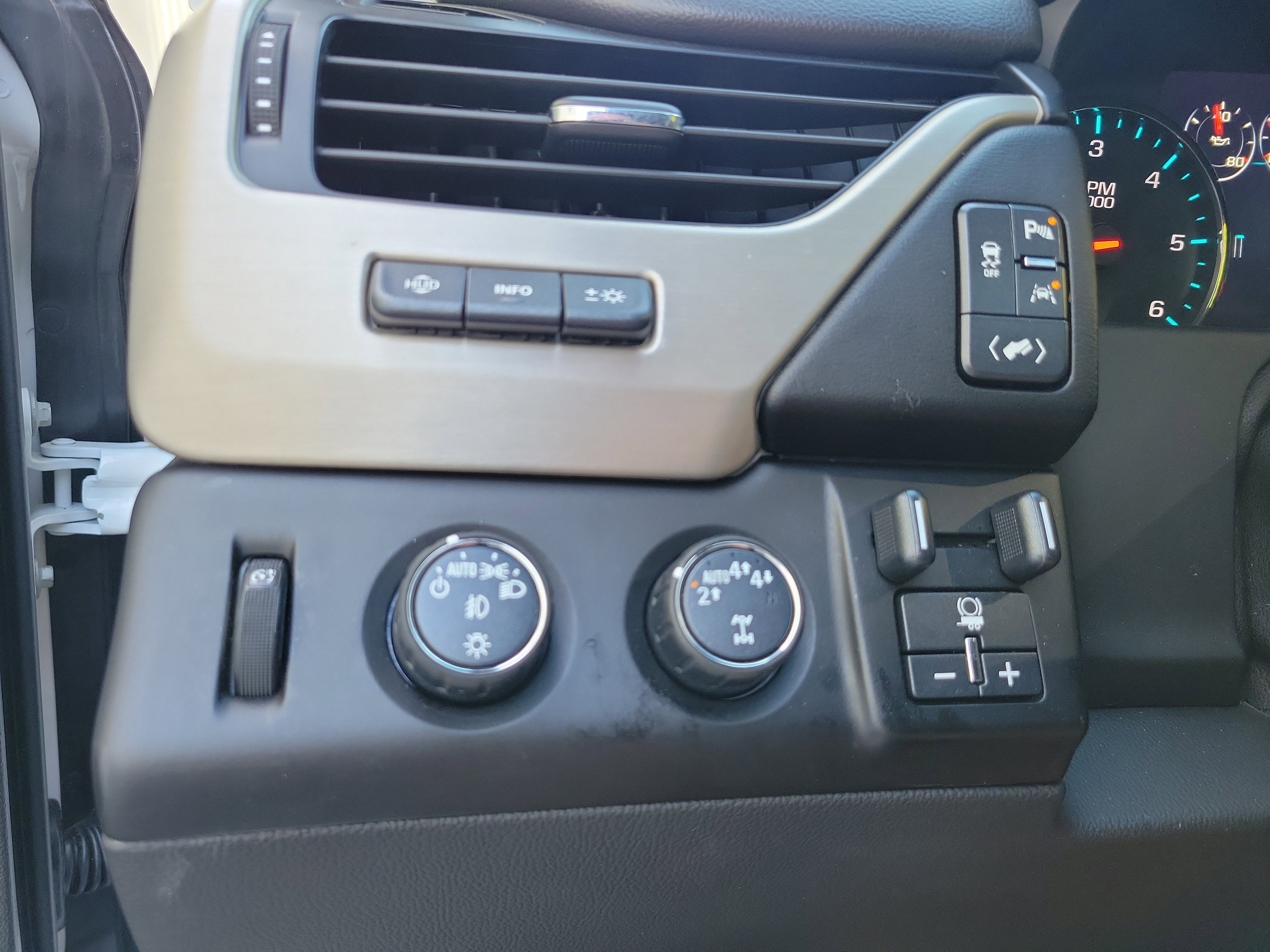 2020 GMC Yukon XL Denali - Photo 21