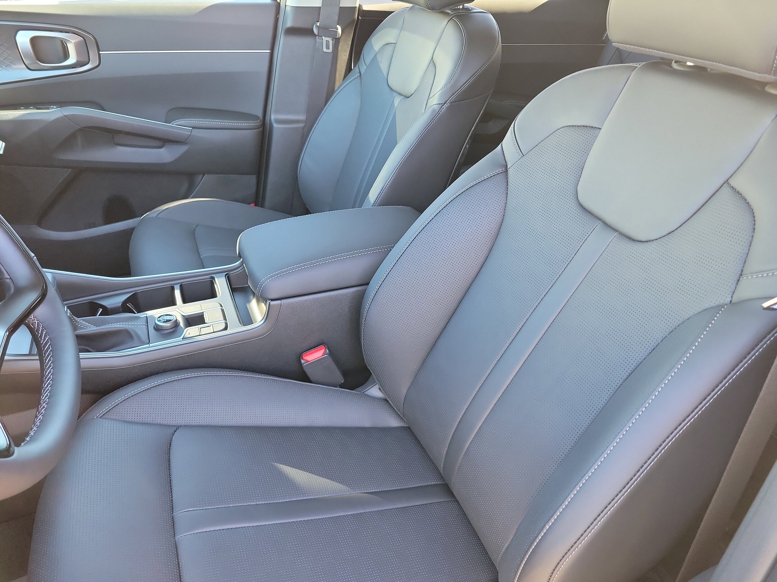 2026 Kia Sorento S photo 4