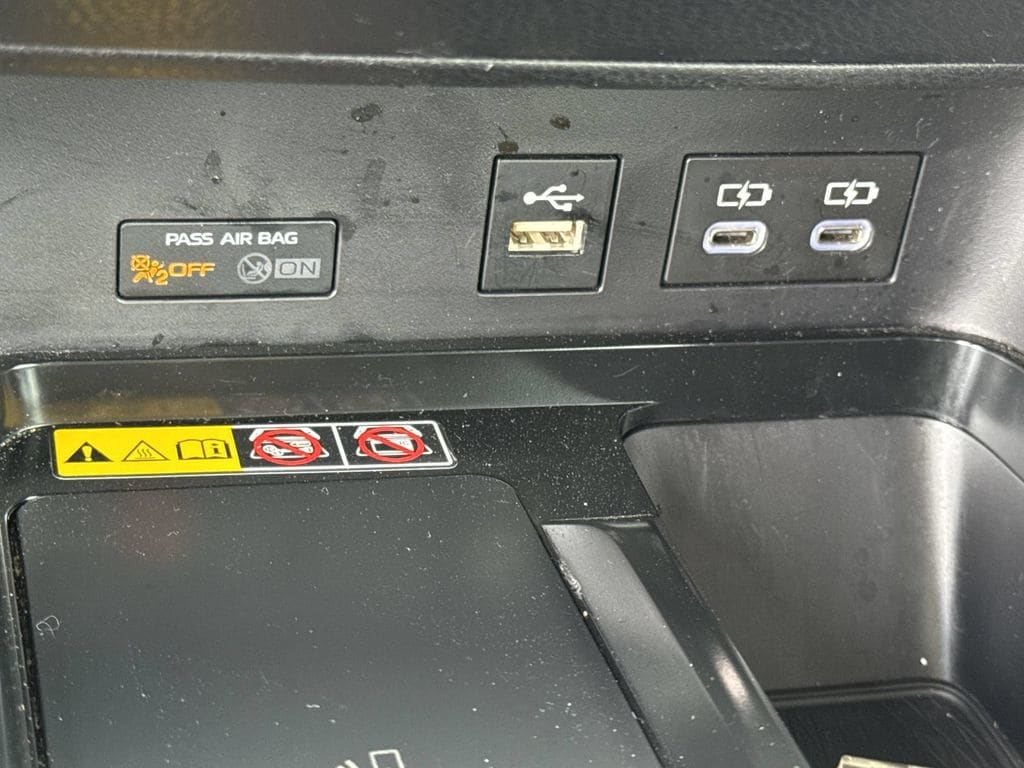 2025 Toyota Camry SE - Photo 23