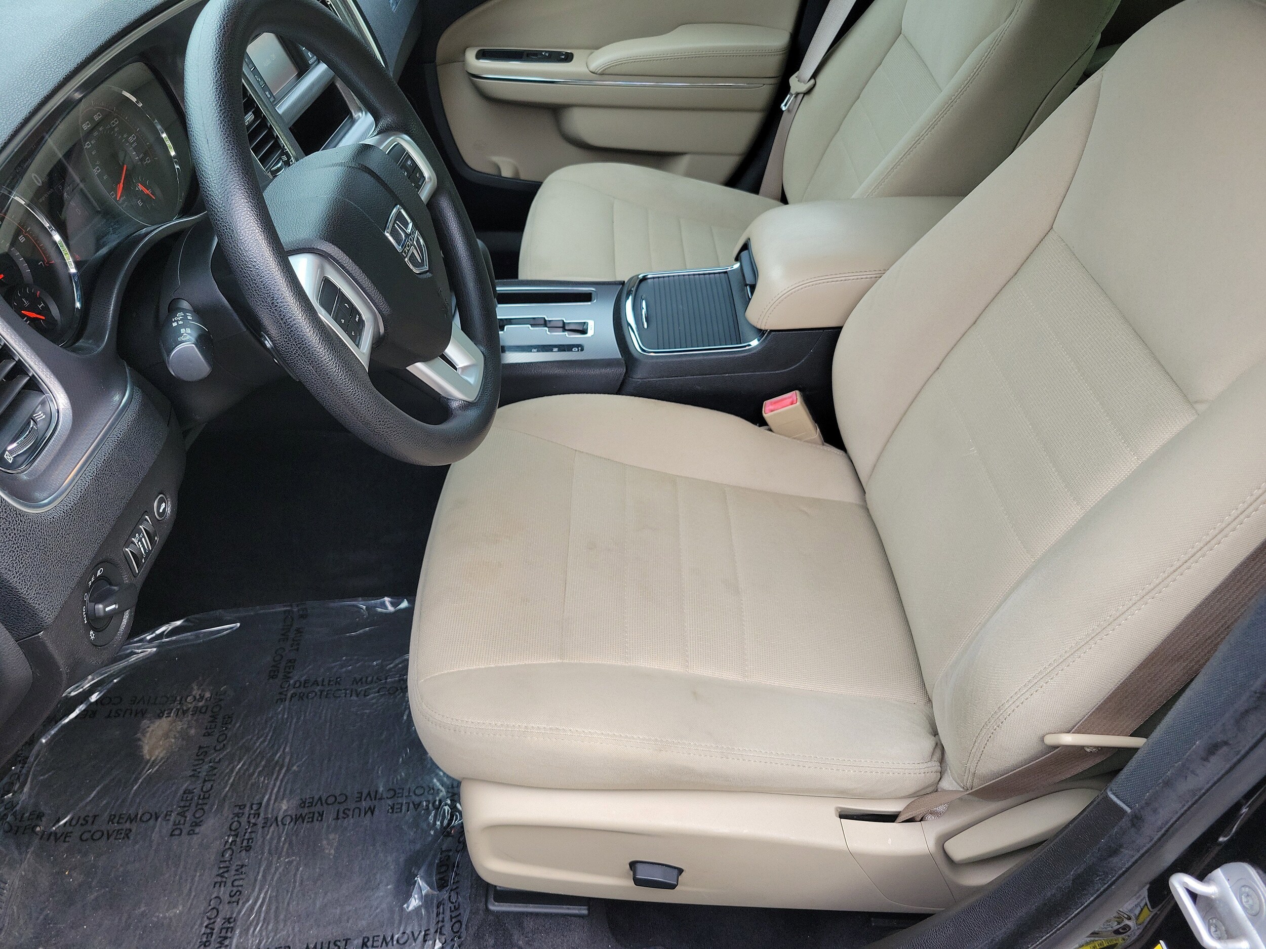 2012 Dodge Charger SE photo 2