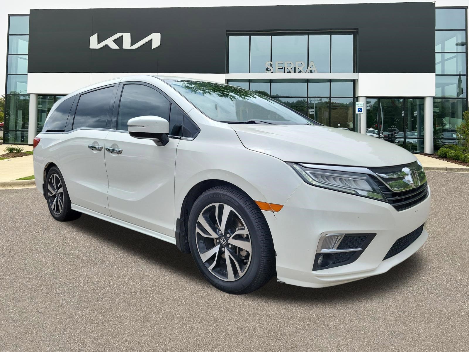 2019 Honda Odyssey Elite's photo