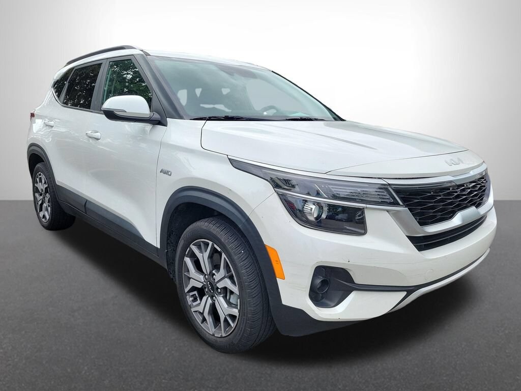 Used 2022 Kia Seltos EX SUV