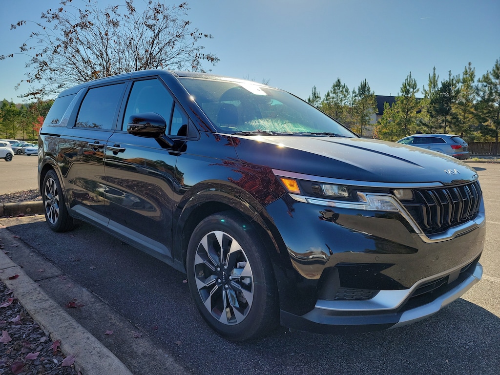 Used 2024 Kia Carnival EX MPV