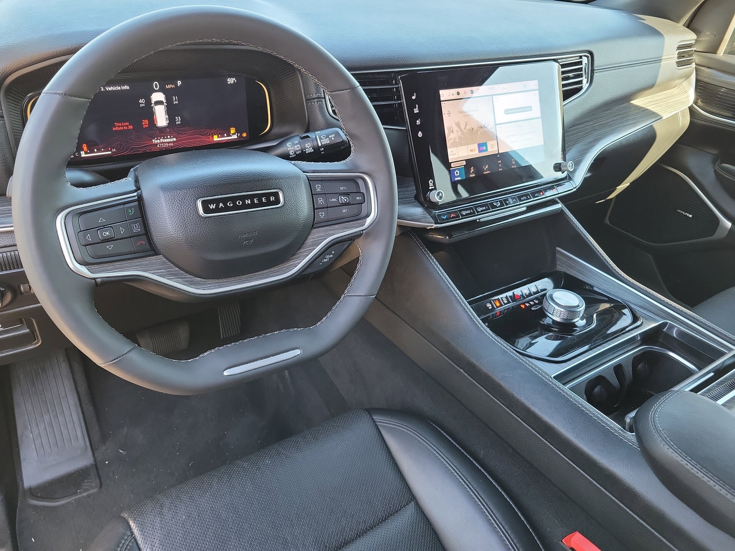 2024 Jeep Wagoneer Series II photo 2