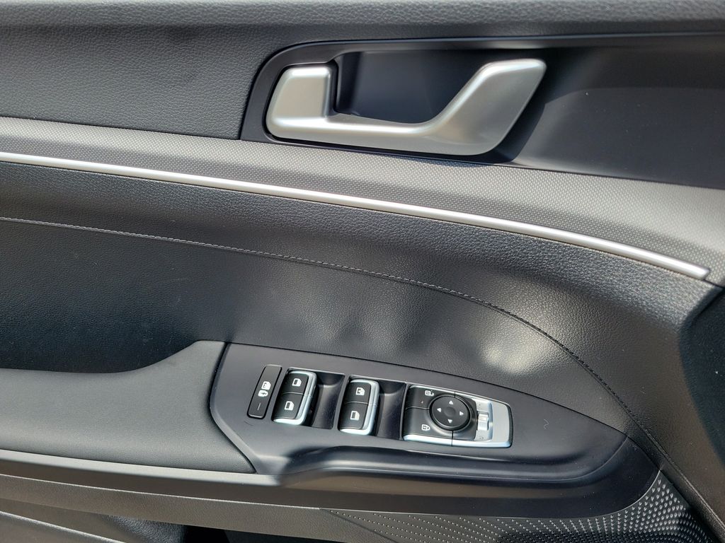 2026 Kia K5 LXS - Photo 23