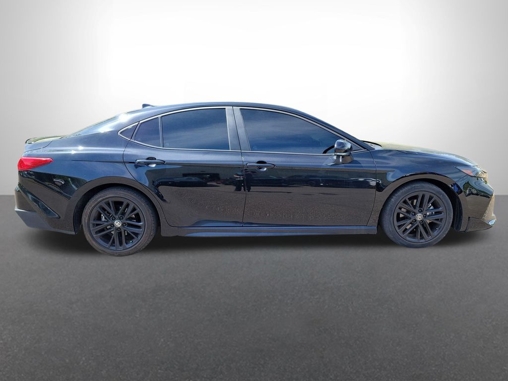 2025 Toyota Camry SE - Photo 6