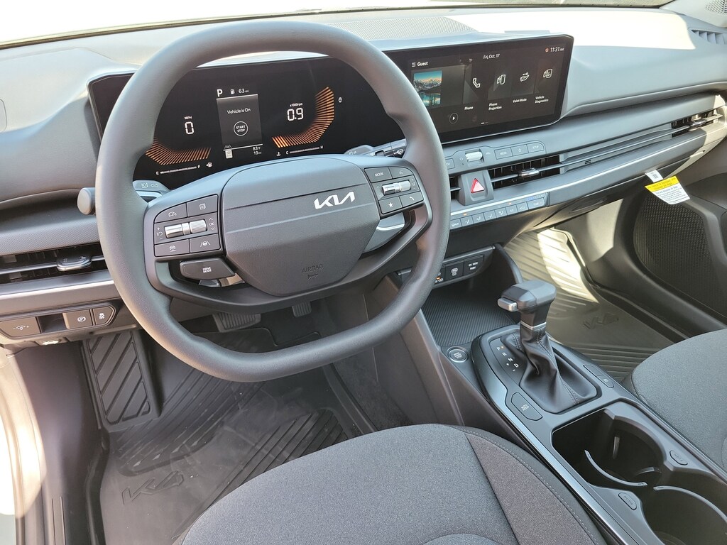 New 2025 Kia K4 LXS Sedan