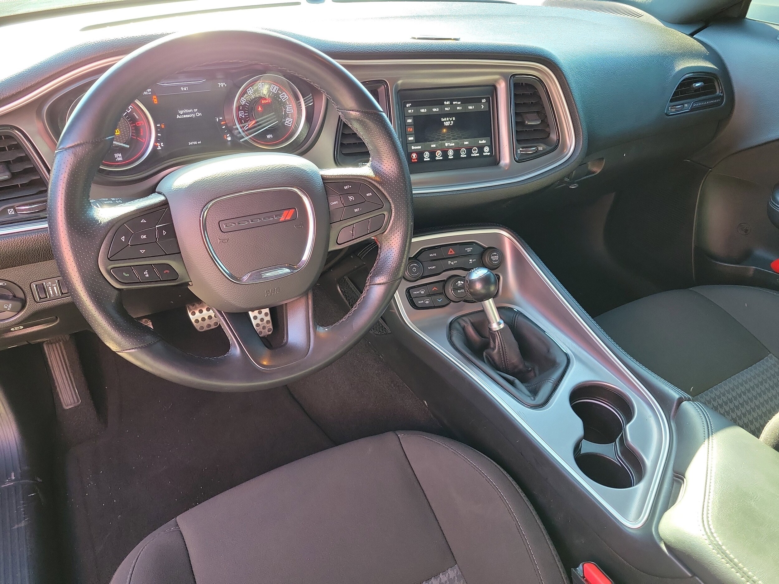 2022 Dodge Challenger R/T photo 2