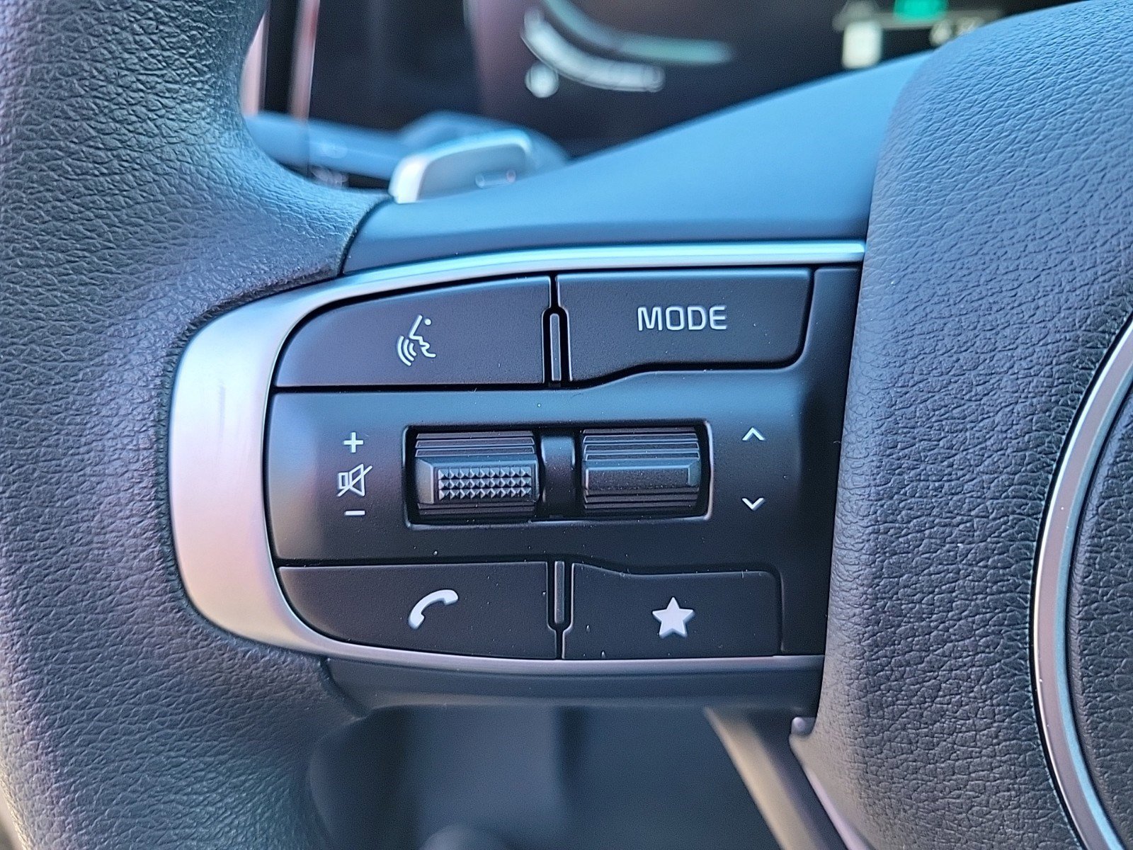 2025 Kia Sportage LX Hybrid - Photo 12