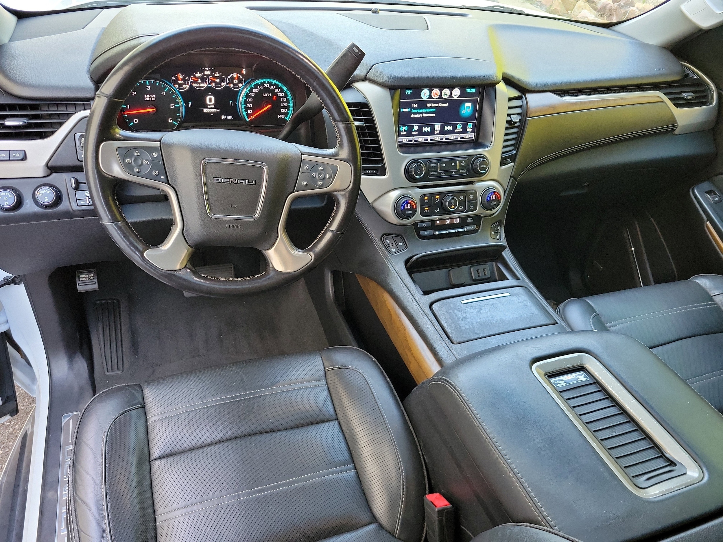 2020 GMC Yukon XL Denali - Photo 10