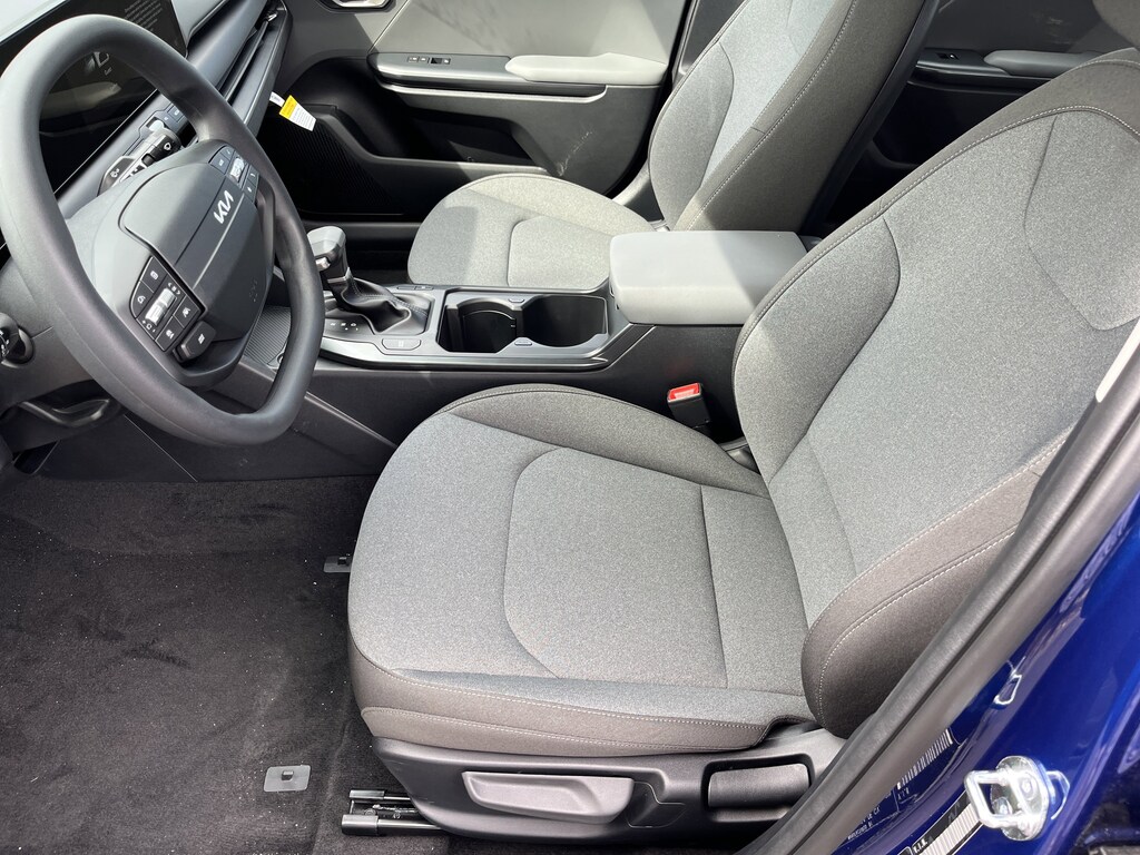 New 2025 Kia K4 LXS Sedan