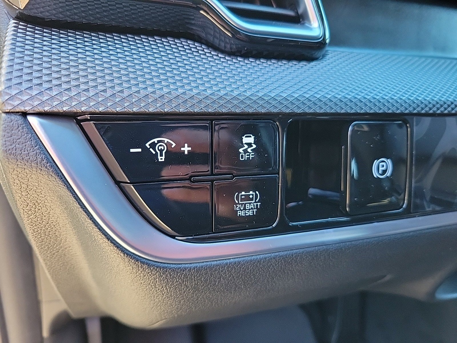 2025 Kia Sportage LX Hybrid - Photo 16